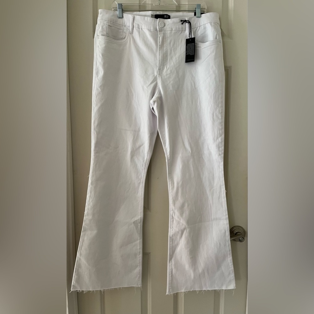 NWT Kut From The Kloth White Stella High-rise Fab
Ab Flare W/raw Hem size 16